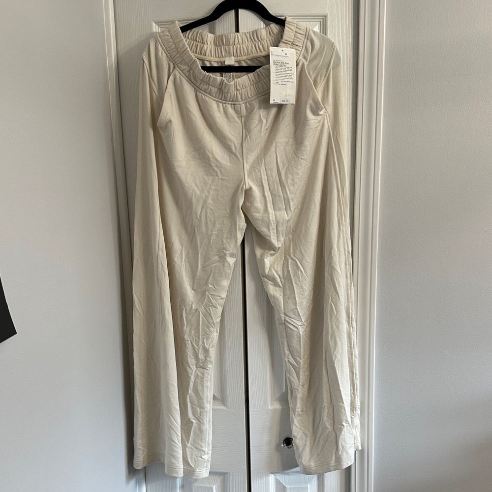 Lululemon be calm midrise pant size medium
